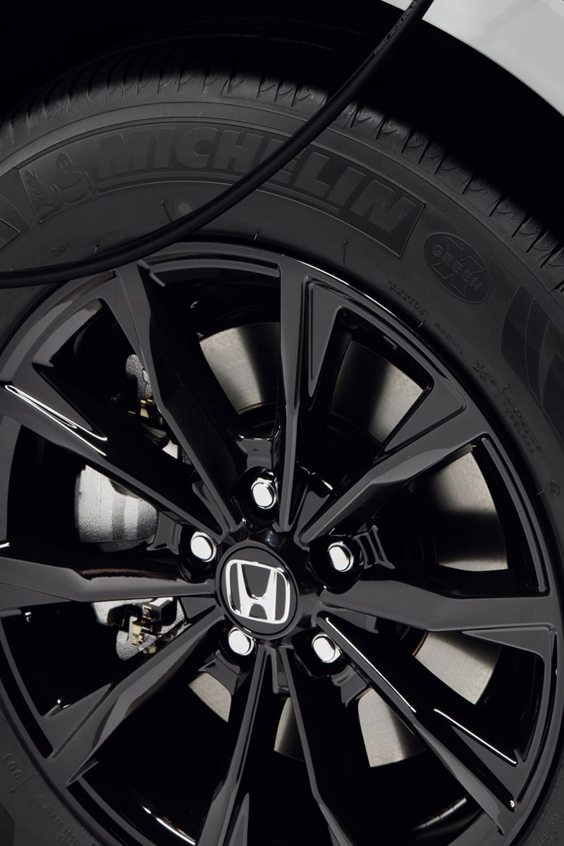 zu sehen ist der Reifen des Honda CR-V