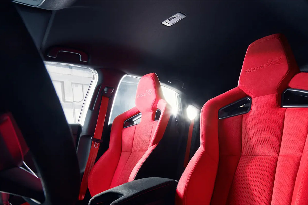 zu sehen sind die Sitze des Civic Type R 